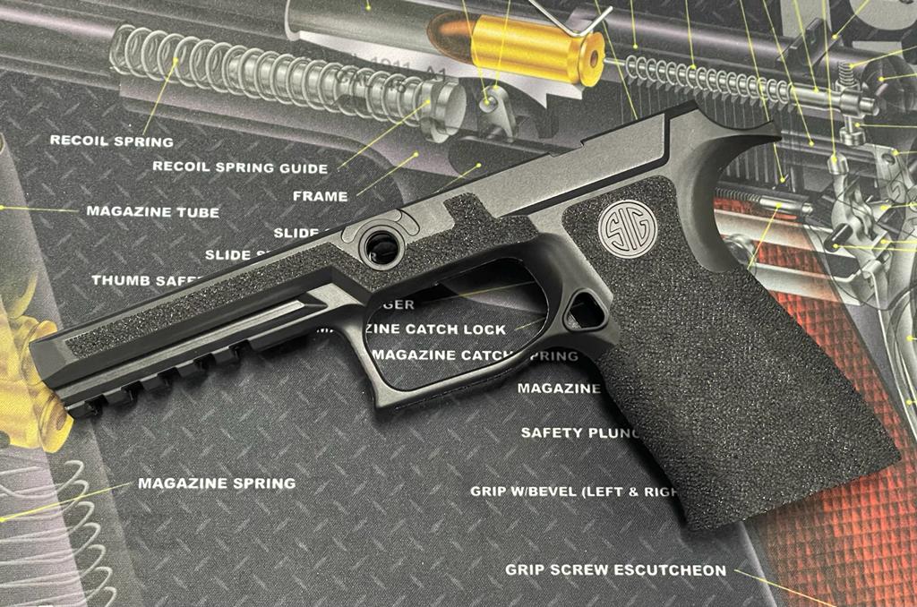 Boomarms Custom - AGA-Style P320 X-Series Custom Polymer Frame for SIG / VFC M17/M18 GBB SERIES ( FULL RAIL SIZE )