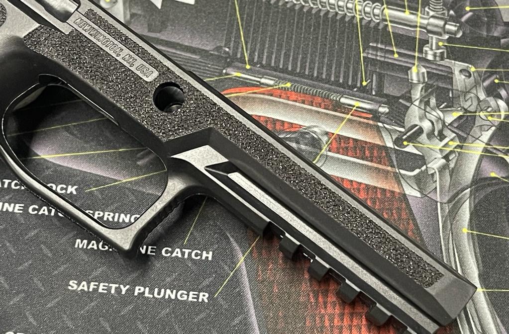 Boomarms Custom - AGA-Style P320 X-Series Custom Polymer Frame for SIG / VFC M17/M18 GBB SERIES ( FULL RAIL SIZE )