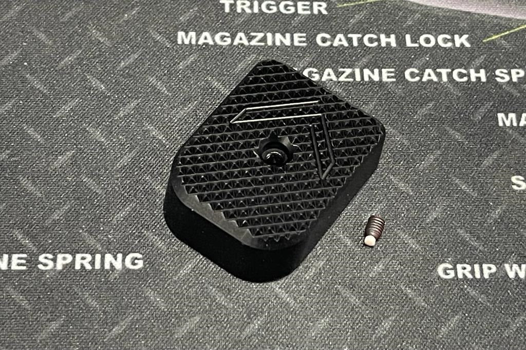 Bomber CNC Aluminum P320 ( Legion type) Magazine Basepad for SIG / VFC M17 / M18 GBB Magazine