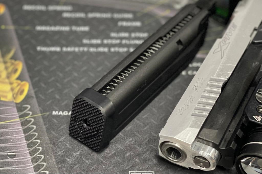 Bomber CNC Aluminum P320 ( Legion type) Magazine Basepad for SIG / VFC M17 / M18 GBB Magazine