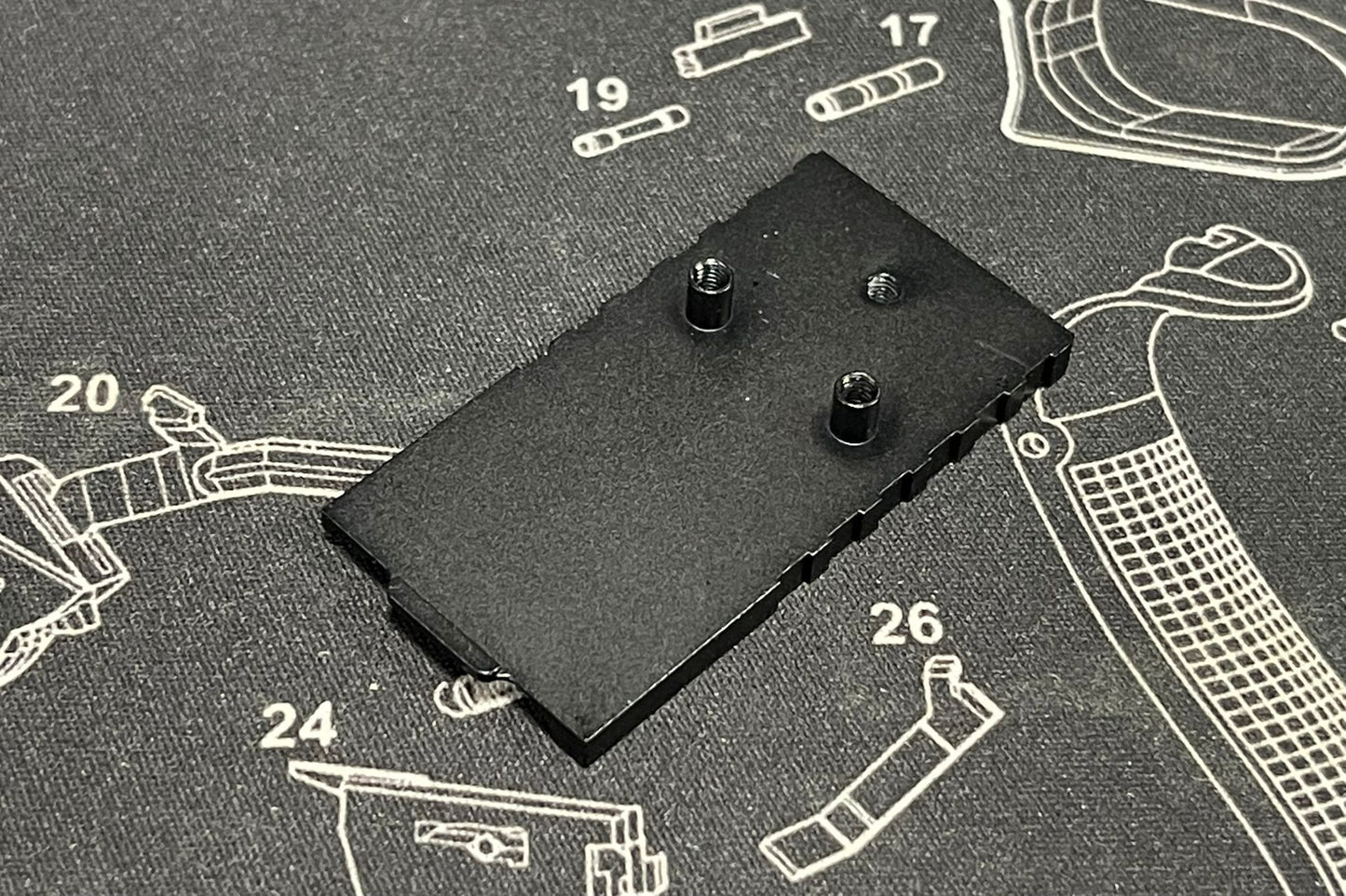Bomber CNC Aluminum DP-style adapter plate for Bomber / VFC Airsoft MOS slide