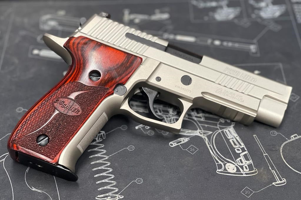 Boomarms Custom - P226 Elite Airsoft GBB - Limited Stainless version **