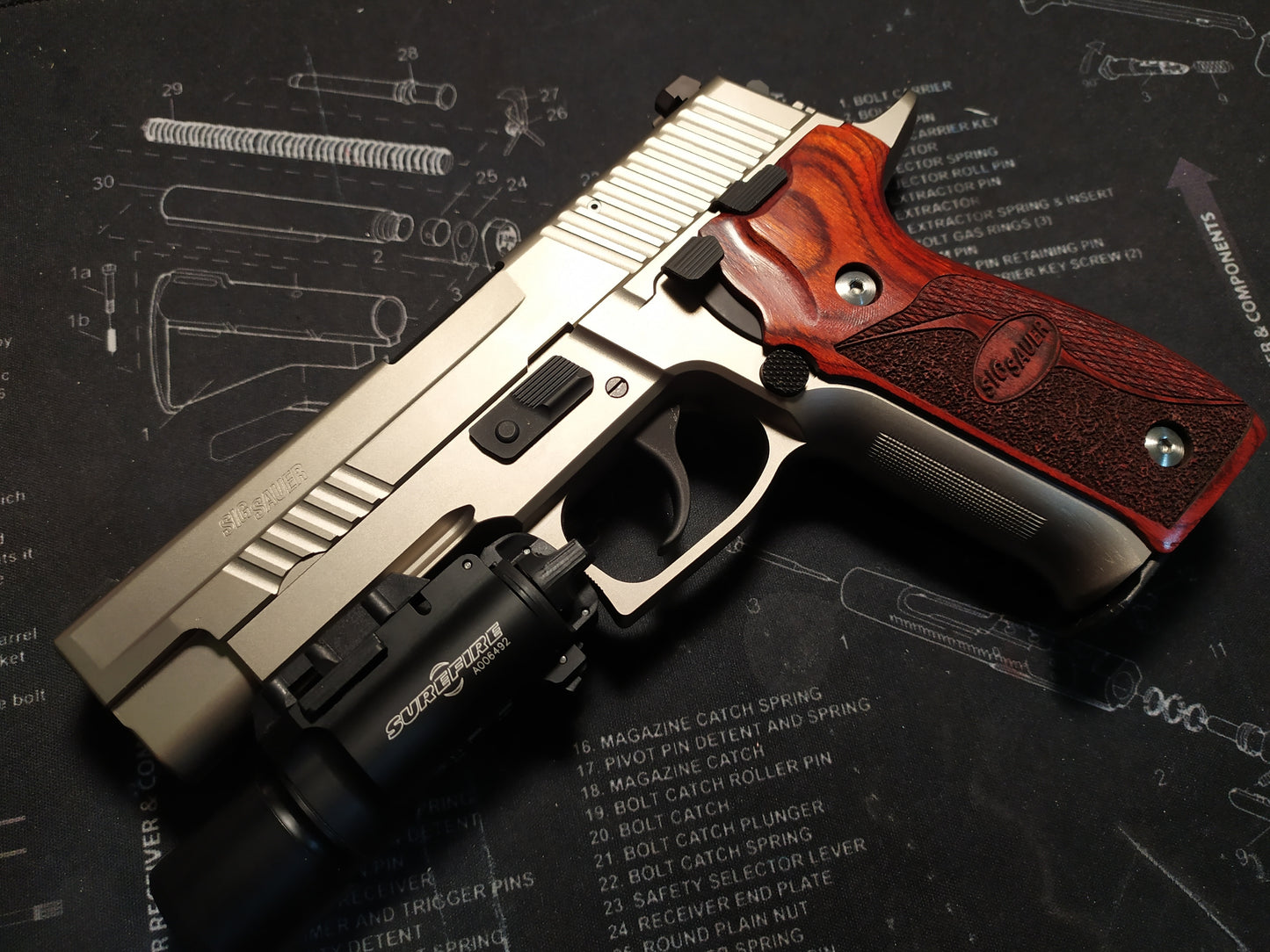 Boomarms Custom - P226 Elite Airsoft GBB - Limited Stainless version **