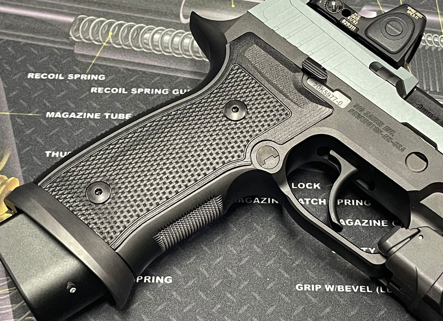 Boomarms Custom - P320 SIG M18 PRO-CUT slide x AXG Lower frame version Airsoft GBB - SG x BK