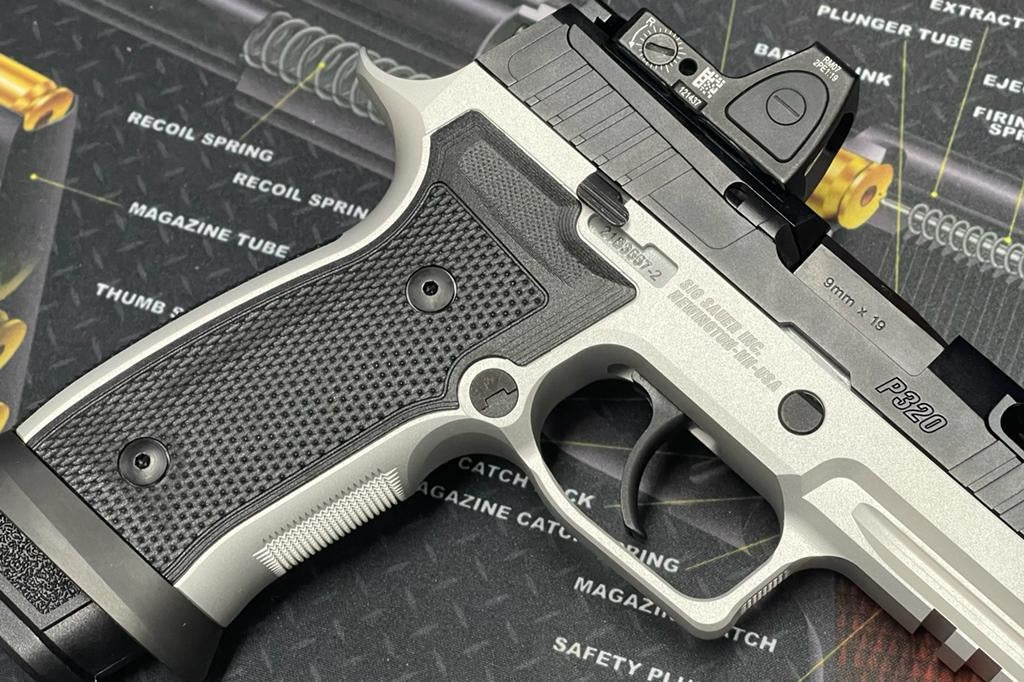 Boomarms Custom - P320 SIG M18 PRO-CUT slide x AXG Lower frame version