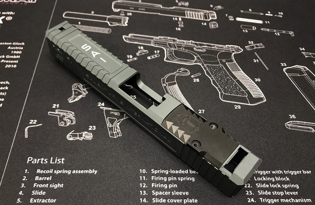 Bomber SSVI-style Battle Plate cover for RMR Slide - Black