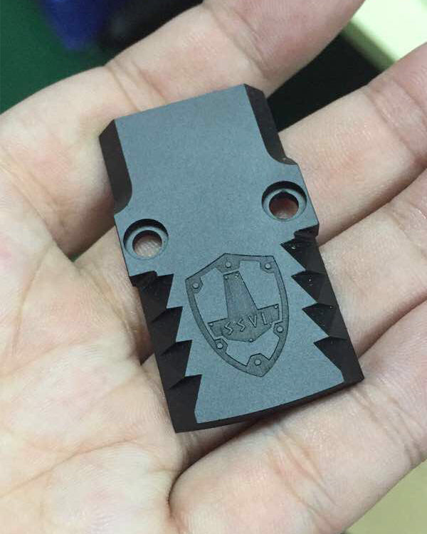 Bomber SSVI-style Battle Plate cover for RMR Slide - Black