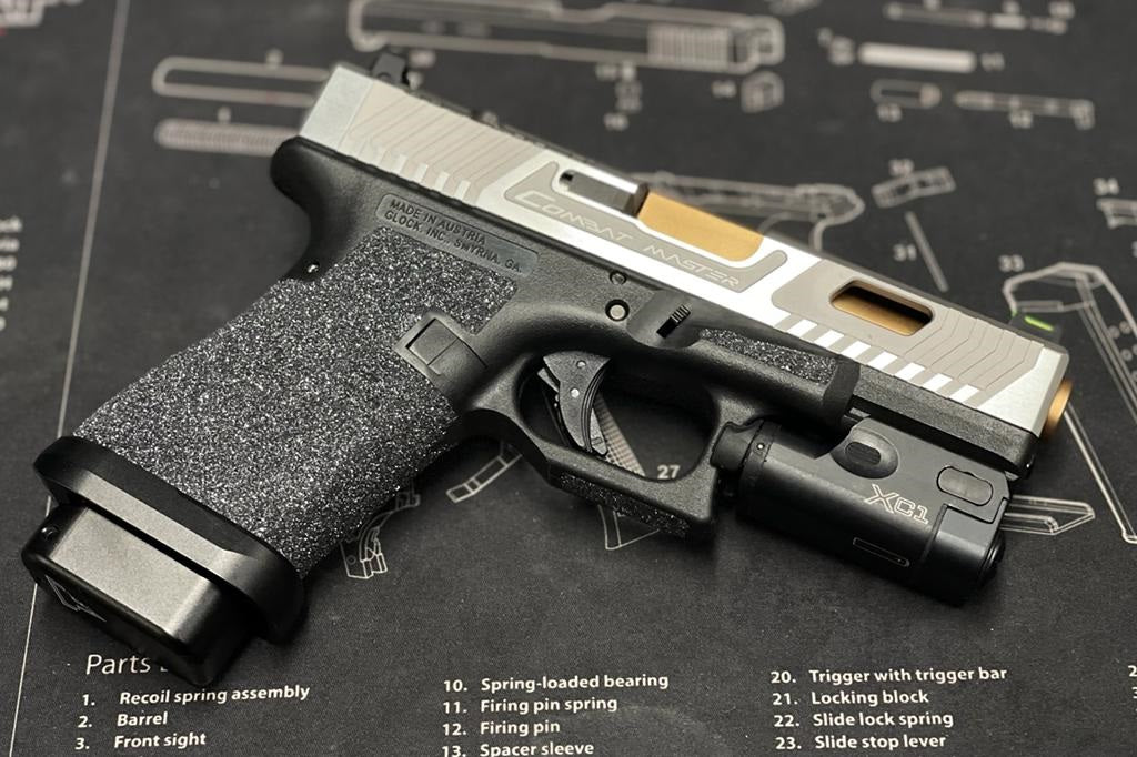 Boomarms Custom - T-style G19 RMR Cut GBB - ( Shiny Silver ) with Sili